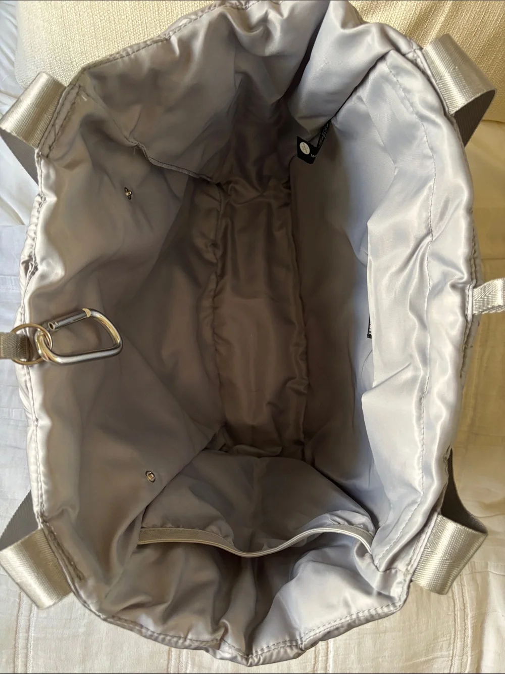 Quilted Tote Bag in Light Gray with Diagonal Zip - Women's Shoulder Tote